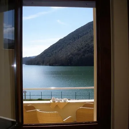 Hotel Miralago Piediluco Zimmer foto